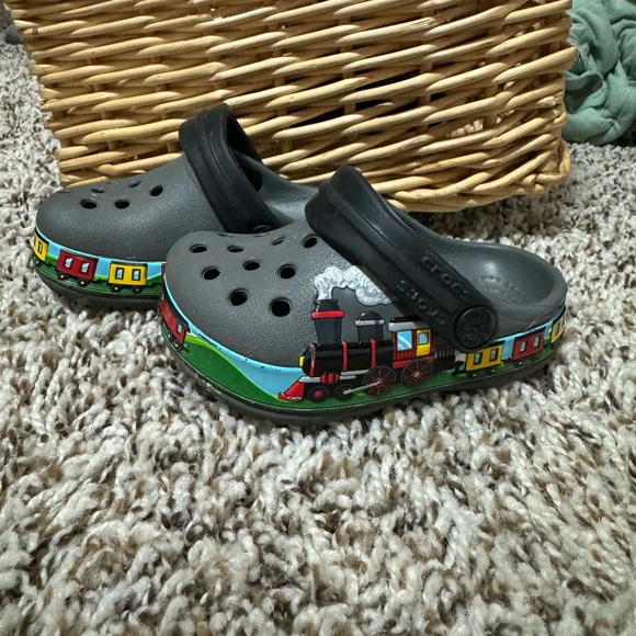 Thomas the Train Crocs - Picture 1 of 3